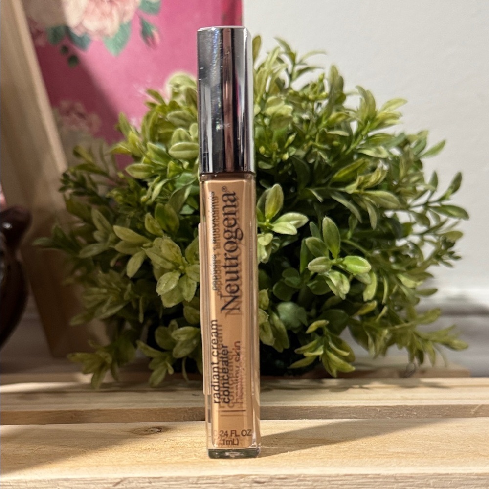 Neutrogena radical cream concealer in hazelnut peptides antioxidants new